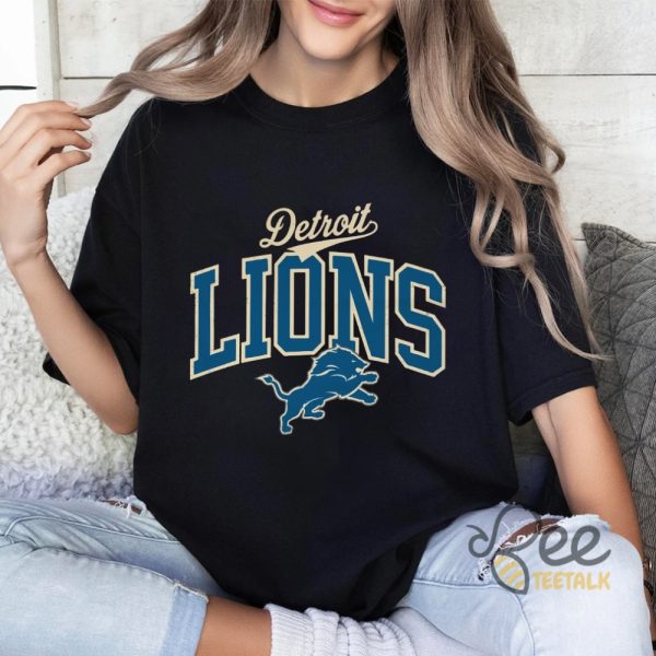 Vintage Detroit Lions Football Graphic Tee beeteetalk 2