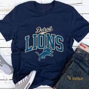 Vintage Detroit Lions Football Graphic Tee beeteetalk 4