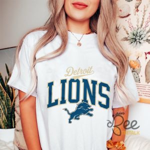 Vintage Detroit Lions Football Graphic Tee beeteetalk 5