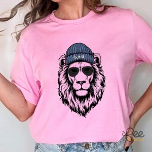 Vintage Detroit Lions Wearing Beanie Graphic Tee beeteetalk 2