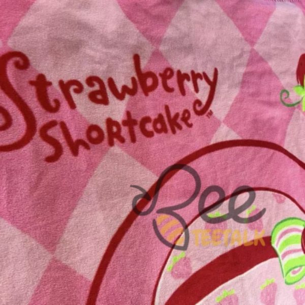 Vintage Strawberry Shortcake 2000S Fleece Blanket Pink Reprinted - | Beeteetalk High-quality Image