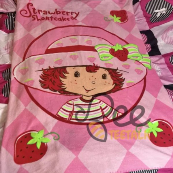 Vintage Strawberry Shortcake 2000S Fleece Blanket Pink Reprinted - | Beeteetalk High-quality Image