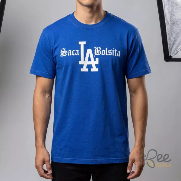 LA Dodgers Saca Bolsita Graphic Tee Baseball Fan Streetwear Apparel
