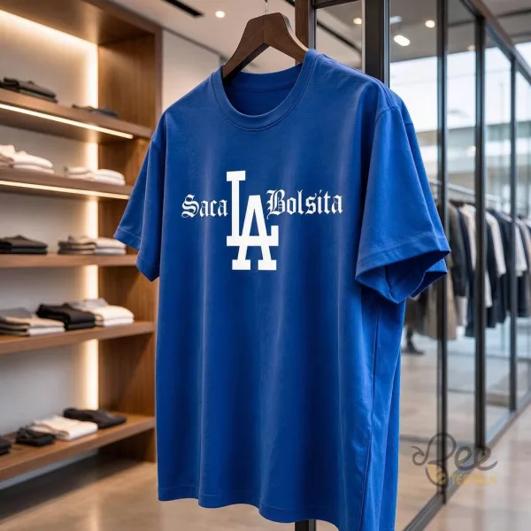 LA Dodgers Saca Bolsita Graphic Tee Baseball Fan Streetwear Apparel