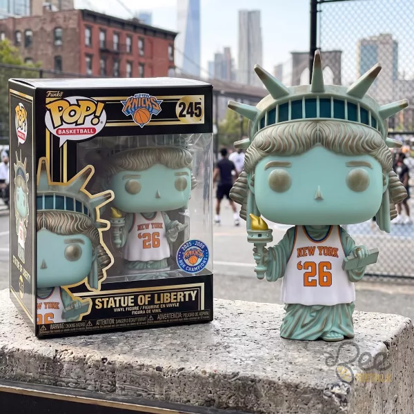 Statue Of Liberty New York Knicks Vinyl Figure